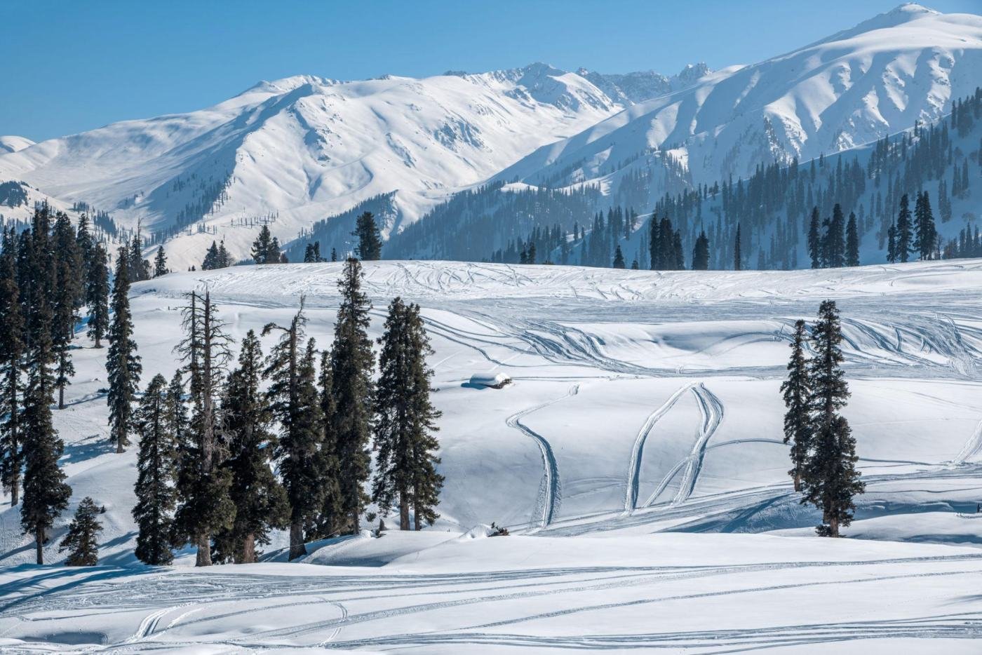 Gulmarg snow slopes — Classic Kashmir Tour